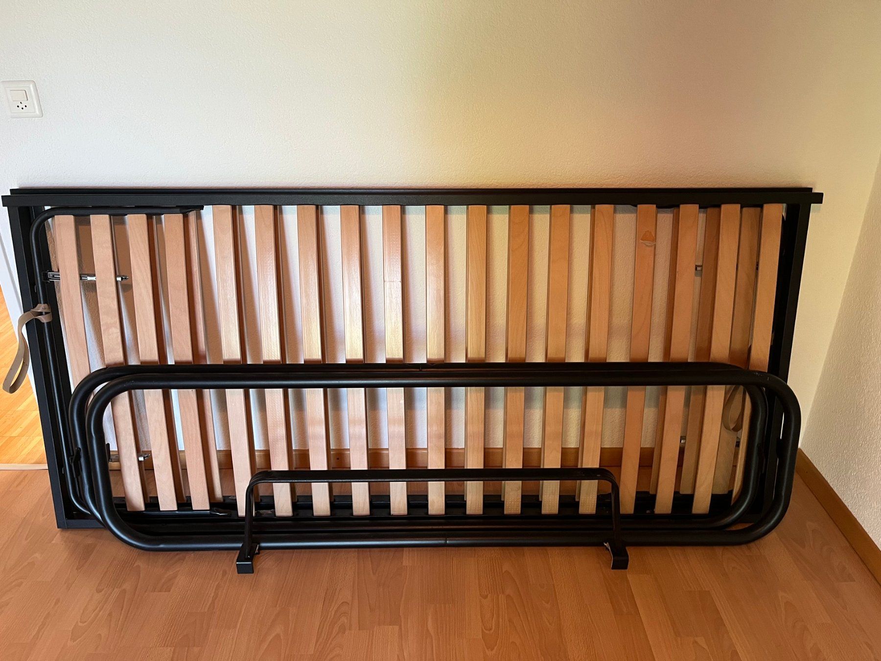 Interio Betten: Doppelbett-Gestell mit Lattenrost – Gebraucht aus Steffisburg von marpet3612 2