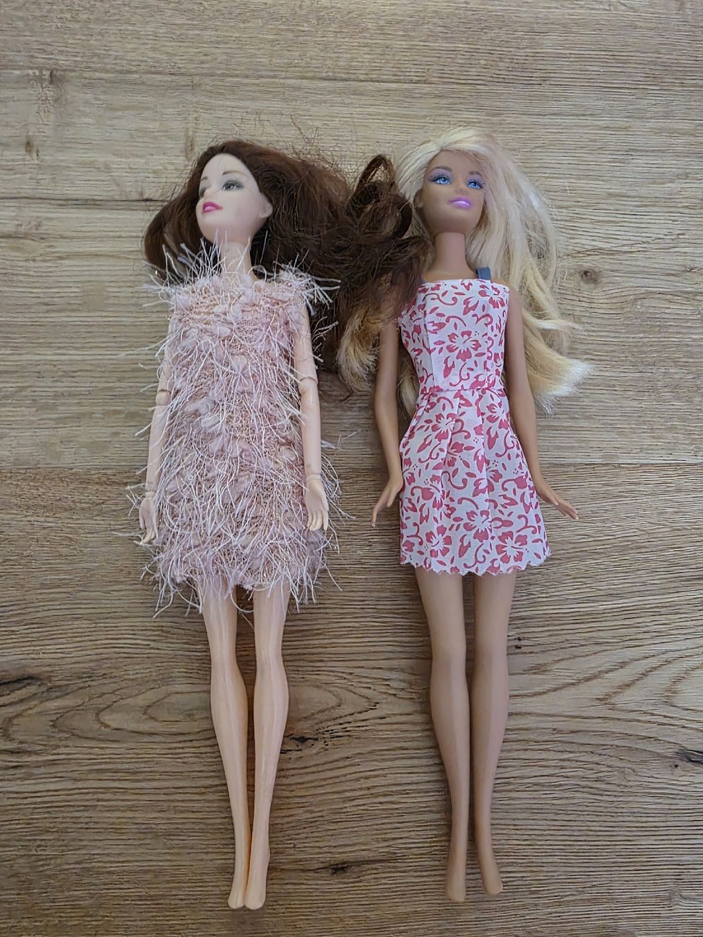 Giocattoli: Barbie Kleiderschrank mit 2 Barbie – Usato da Toffen venduto da ver_x68f 5