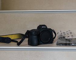 Nikon Z6 Full Frame + 4 batterie + scheda XQD 64 GB