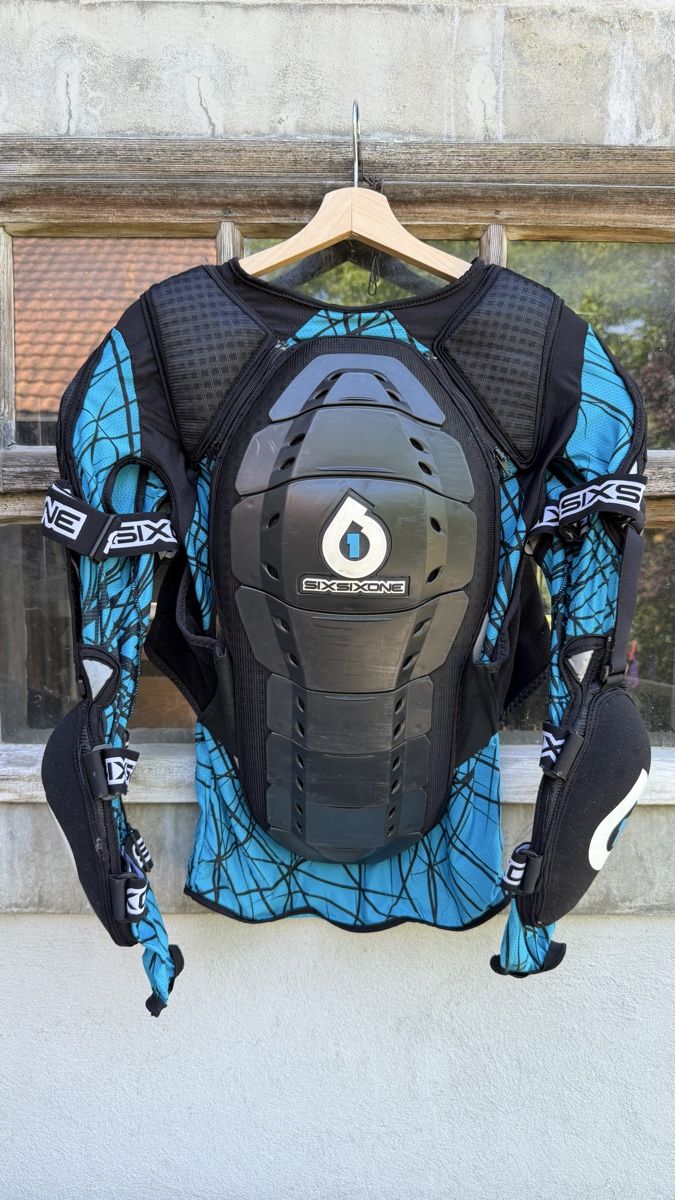 Protections: Evo Pressure Suit SixSixOne  – D'occasion à Uttigen par freeride_12 1