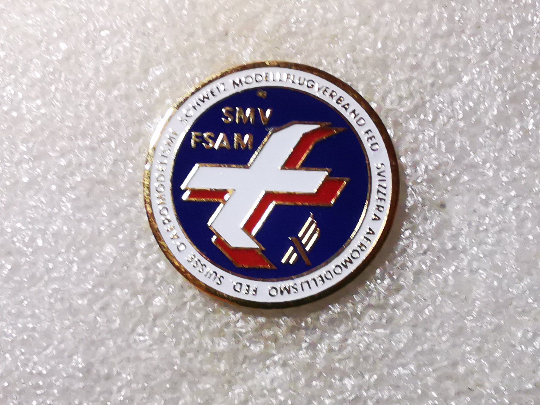 Placchette & Badge: Ansteckpin 55: Schweizerischer Modellflugverband – Usato da Oppligen venduto da Pin-Fall-Shop