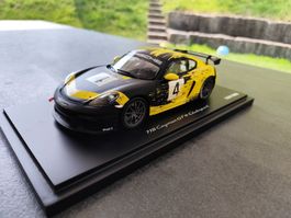 Porsche Cayman GT4 Clubsport 1:18 Minichamps