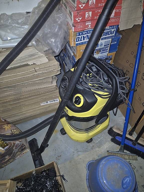 Aspirapolveri & Accessori: Aspirateur karcher wd5  – Usato da Nyon venduto da yas_6958 1