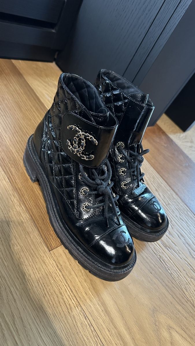 Chanel Scarpe da donna: Chanel boots – Nuovo (secondo la descrizione) da Paradiso venduto da Under_sun 5