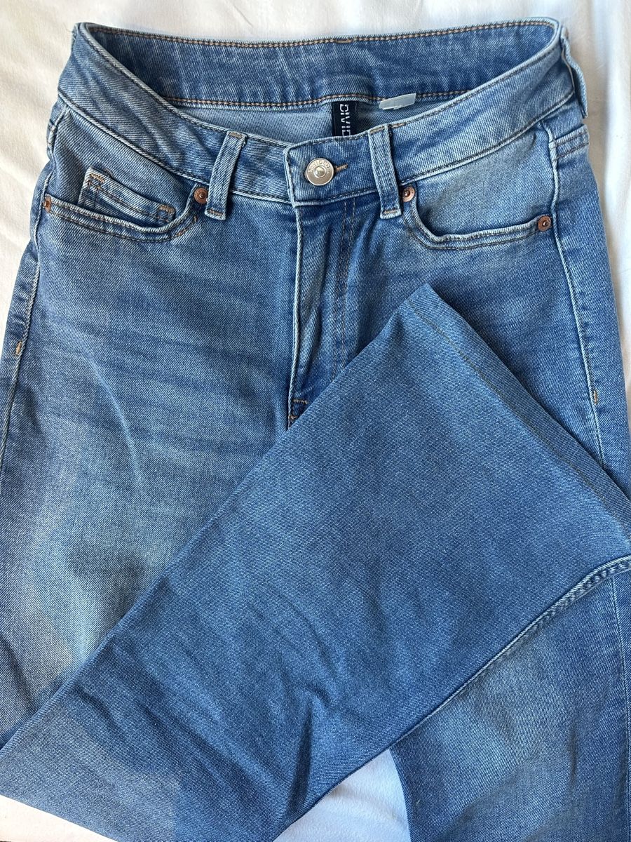 H&M Jeans: H&M flared high waist jeans - 34 – Nuovo (secondo la descrizione) da Kerns venduto da liv_8rly 1