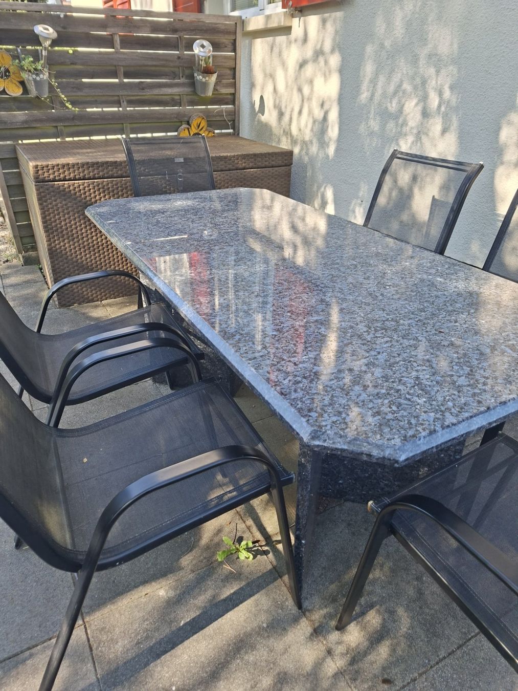 Pietre & tegole: Gartentisch Granit ohne Stühle – Usato da Langenthal venduto da liano 3