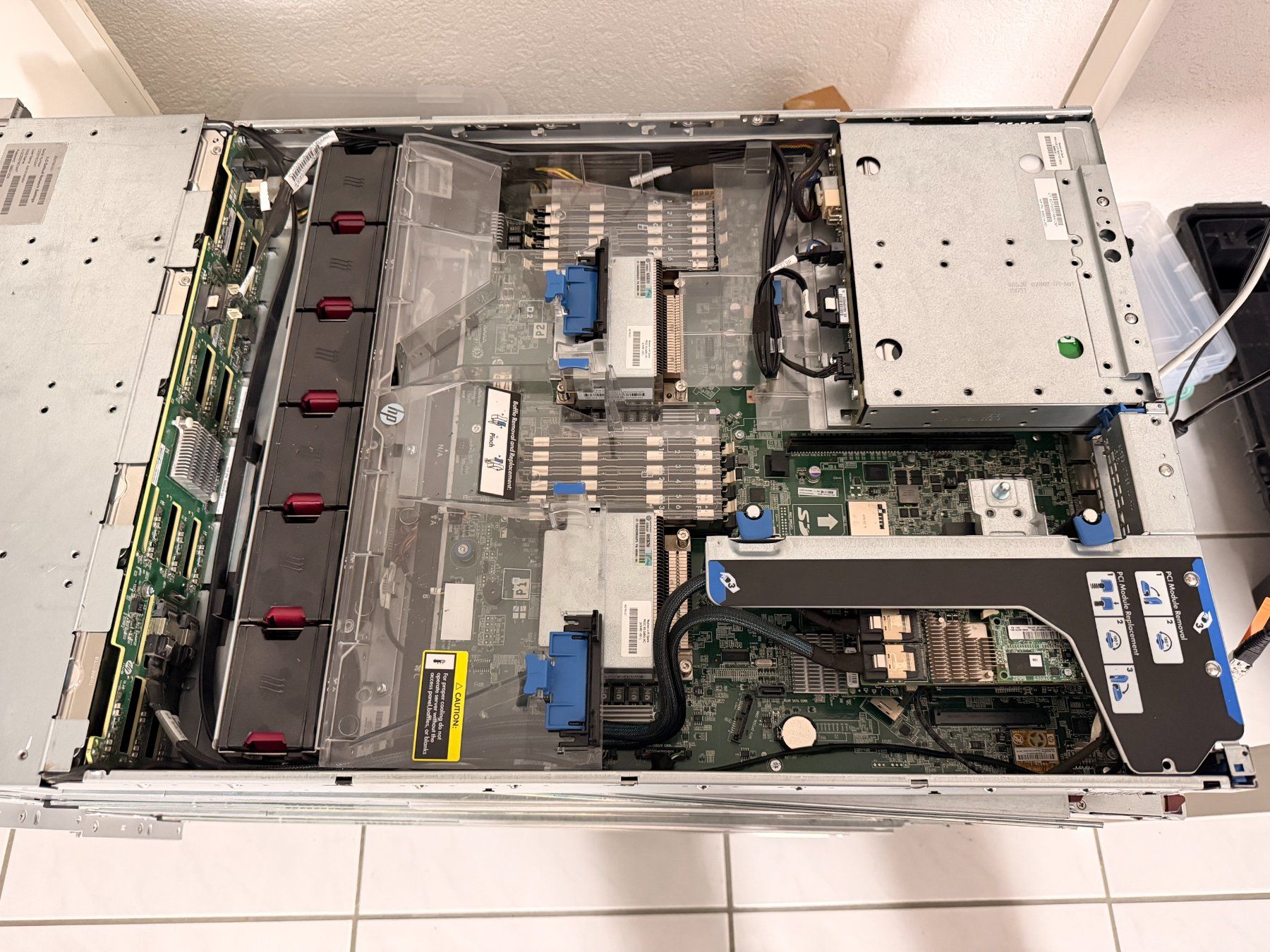 Hewlett Packard Server: HP ProLiant DL380e Gen8 14Bay 3.5" – Gebraucht aus Biberist von m-it 2