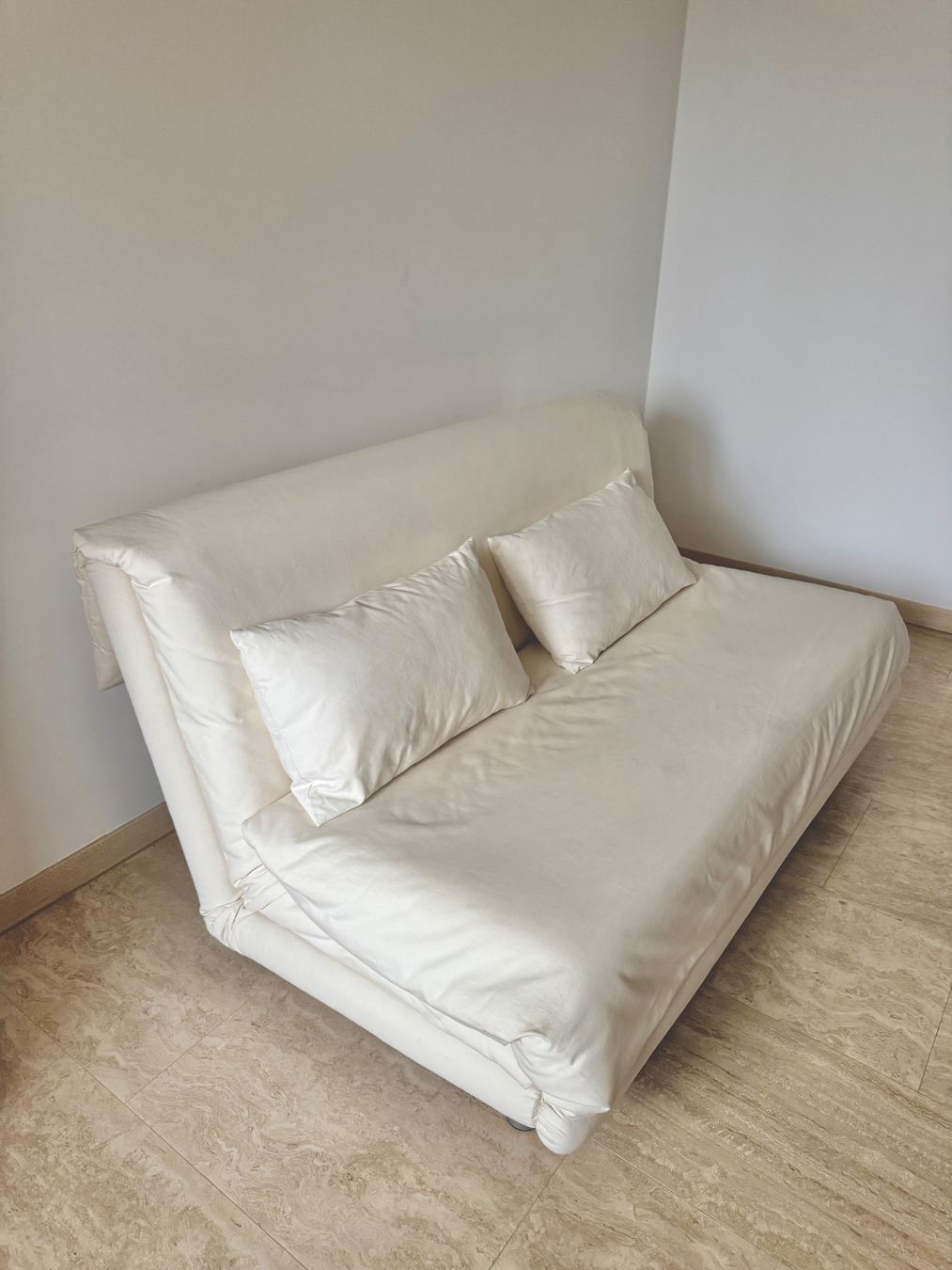 Ligne Roset Sofas: Ligne Roset Multy Sofa Schlafsofa Designklassiker in weiss – Gebraucht aus Baar von Rattantante