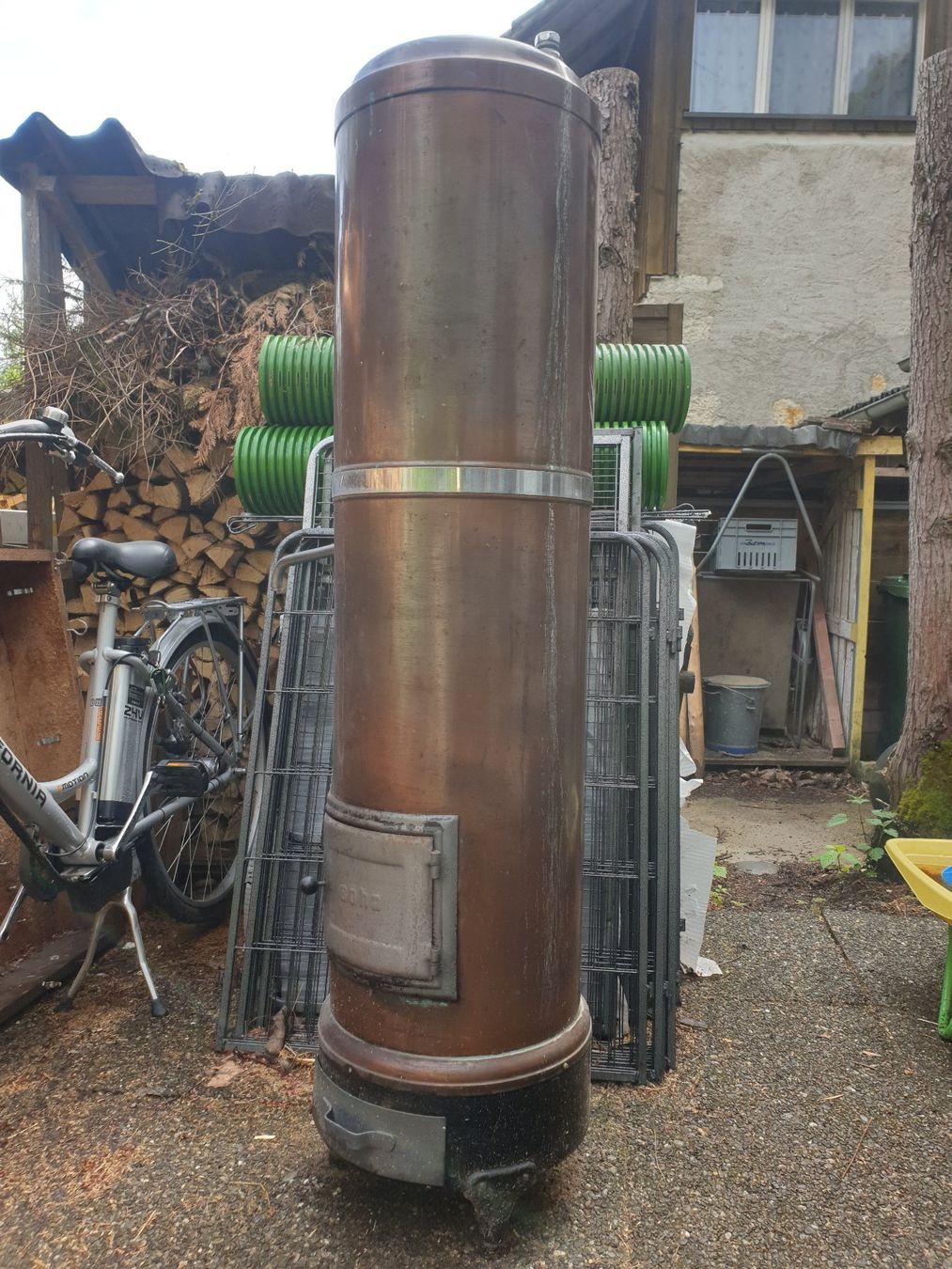 Altri mobili d'antiquariato: Warmwasserofen – Usato da Bargen SH venduto da findlingshop.ch