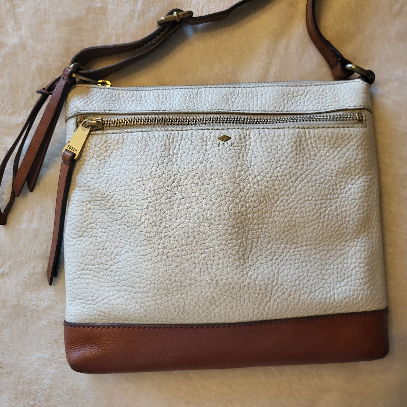 Fossil Taschen für Damen: FOSSIL Crossbody Tasche - Top Zustand – Gebraucht aus Tägertschi von TheChange
