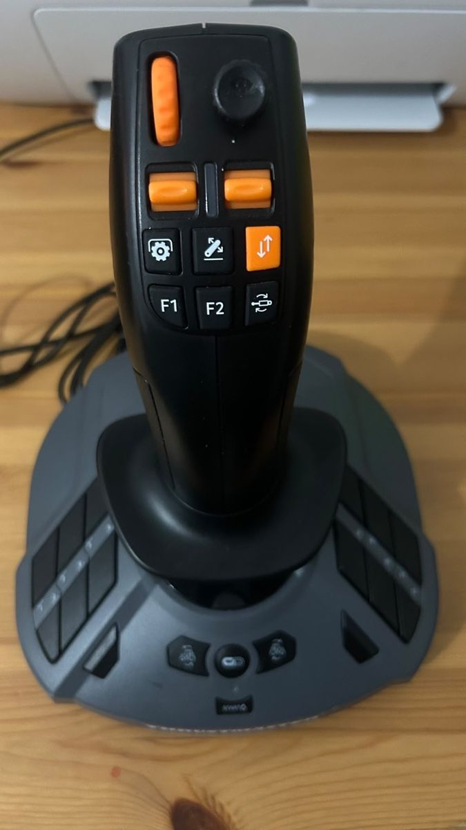 Thrustmaster Manettes: Joystick Thrustmaster Farm Sim Controller – D'occasion à Lausanne par van_7pp7
