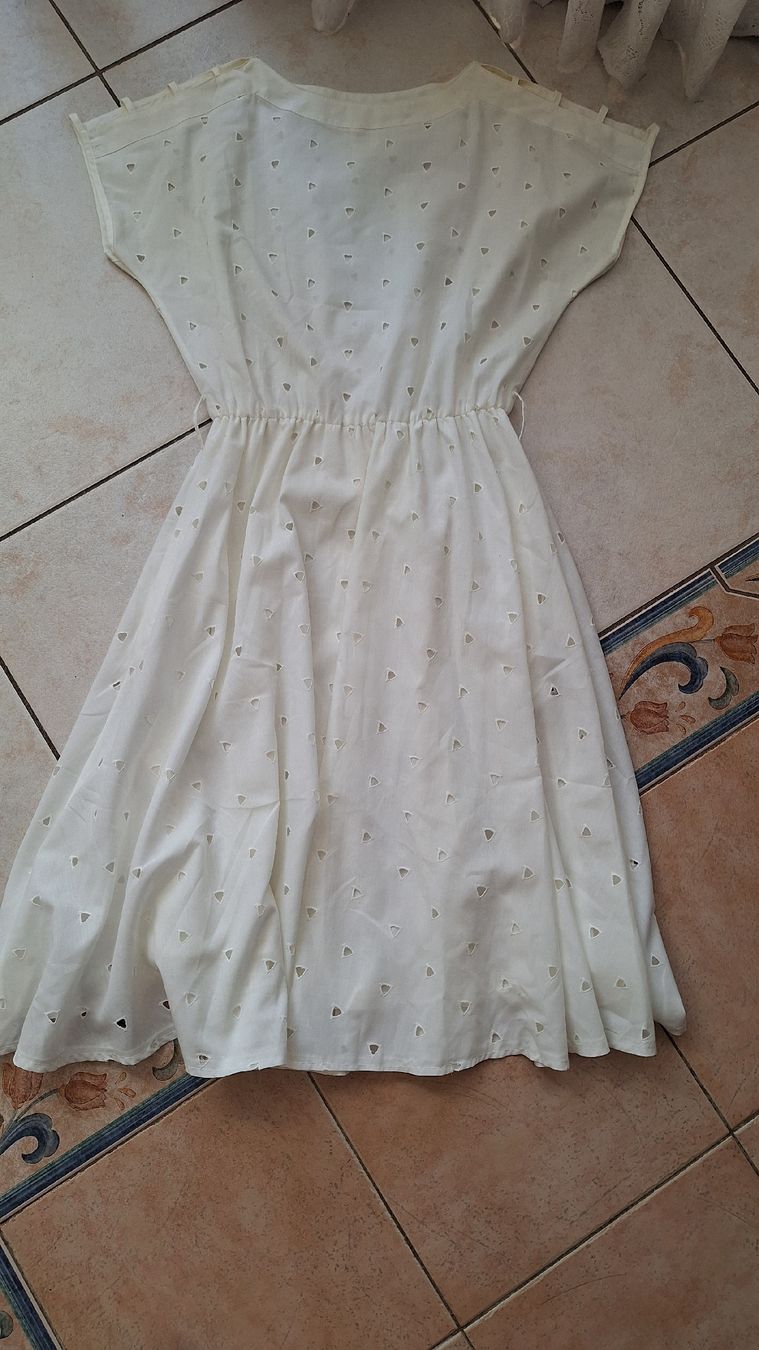 C&A Vestiti: Robe blanche Vintage 40 – Usato da St-Triphon venduto da Jldr0 3