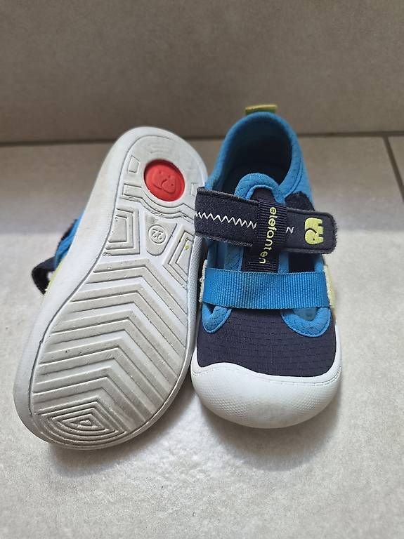 Scarpe per ragazzi: Geschlossener Hausschuh – Usato da Melchnau venduto da Rhabarber_98 1