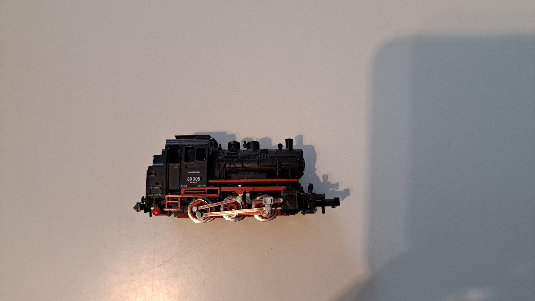 Trix Modelleisenbahnen: Minitrix Lokomotive – Gebraucht aus Oerlingen von  1