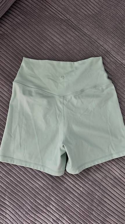Pantaloni: AYBL Sportshorts in Mintgrün – Usato da Widnau venduto da ali_t96f 1