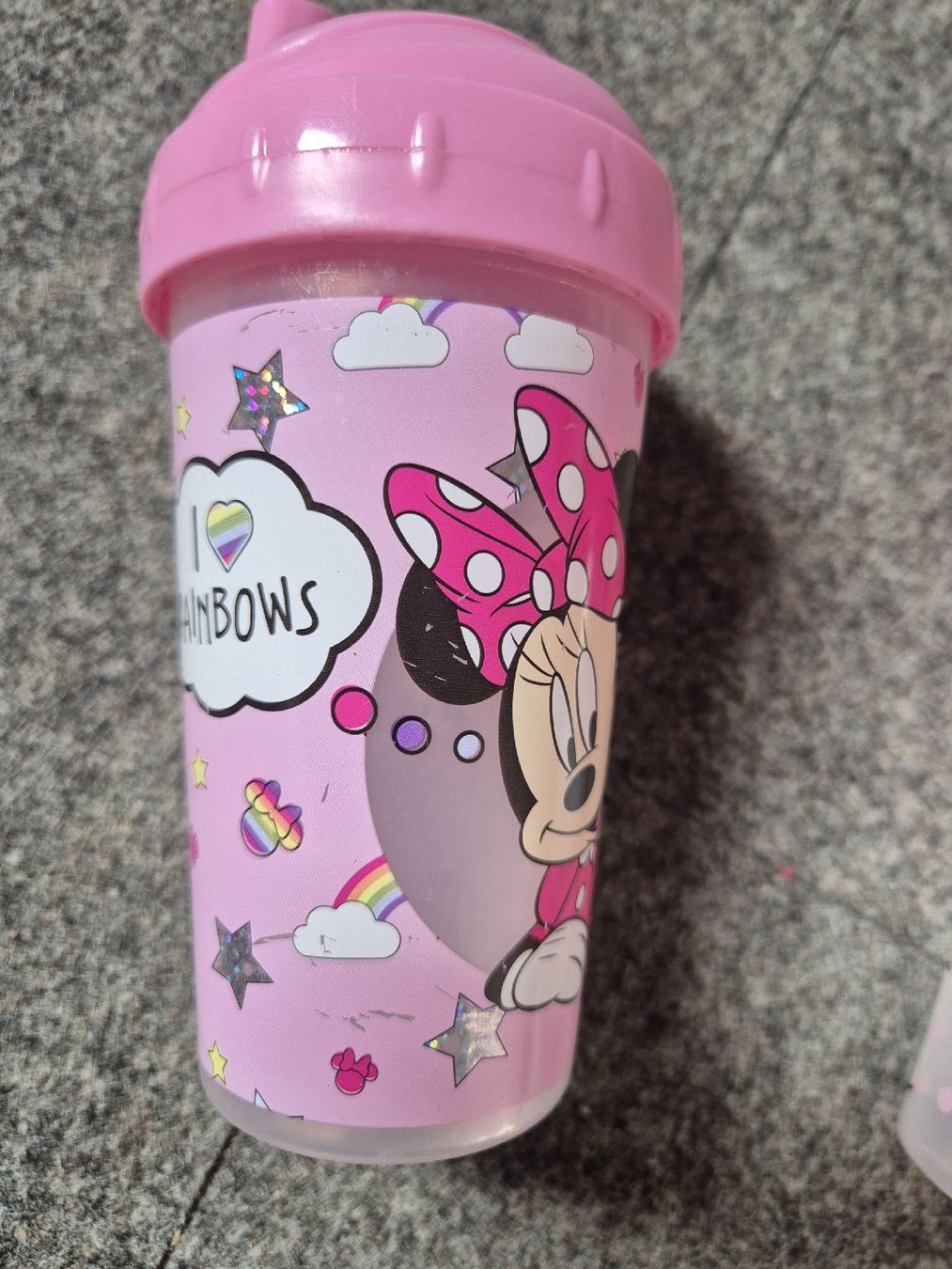 Bicchieri: Lot de 2 gobelets Minnie Mouse – Usato da Yverdon-les-Bains venduto da somiou 1