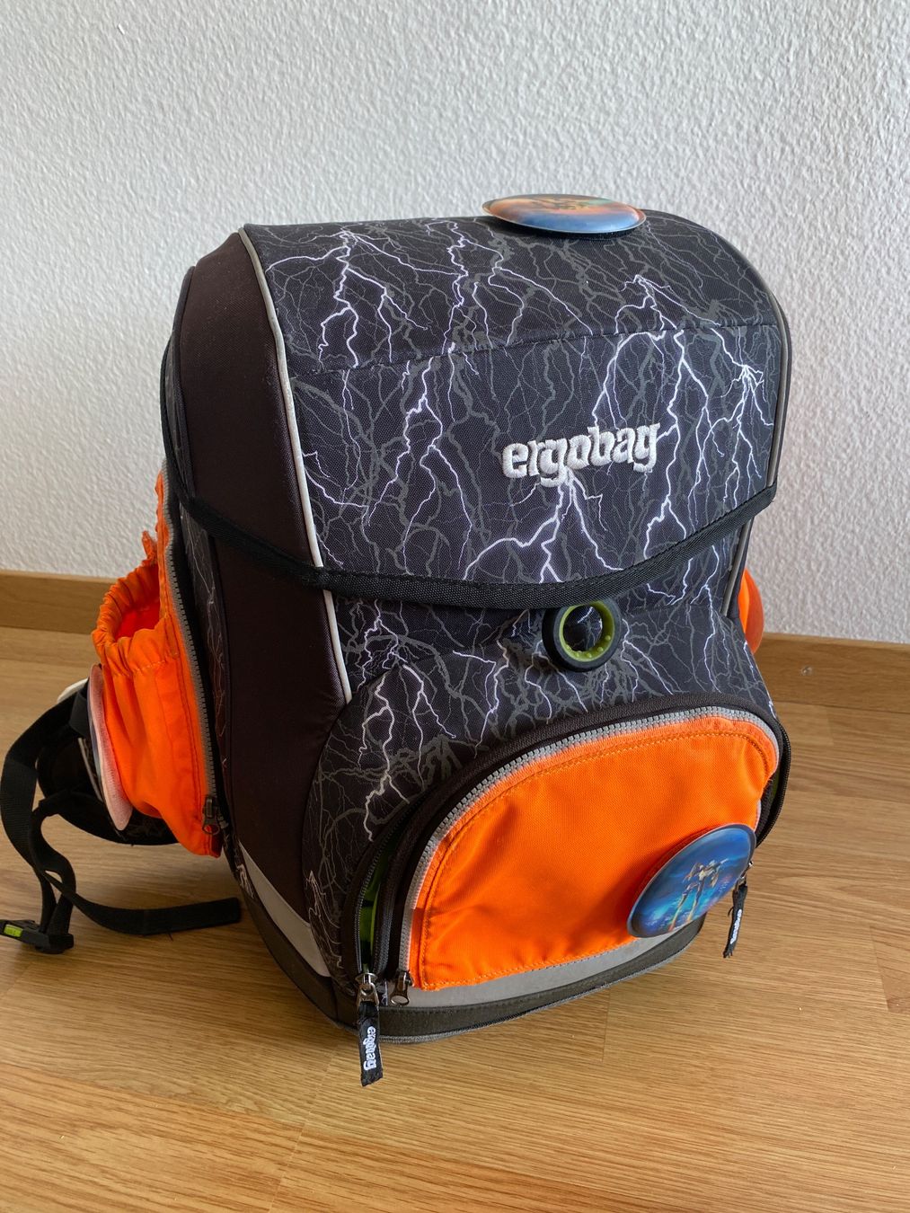 Ergobag Borse & Zaini: Ergobag Schulthek + Turnbeutel + Etui, schwarz mit Blitzen – Usato da Zürich venduto da joe_r8hb