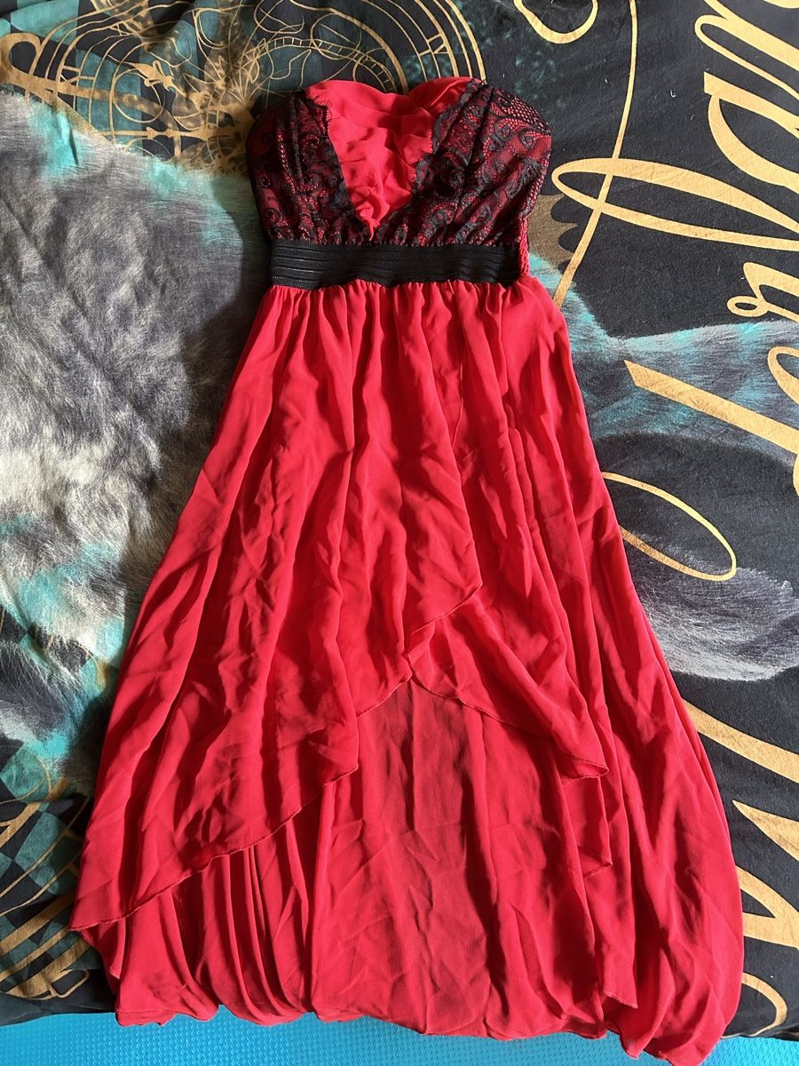 Vestiti: Rotes, trägerloses Abendkleid – Usato da Buchs SG venduto da valiii21