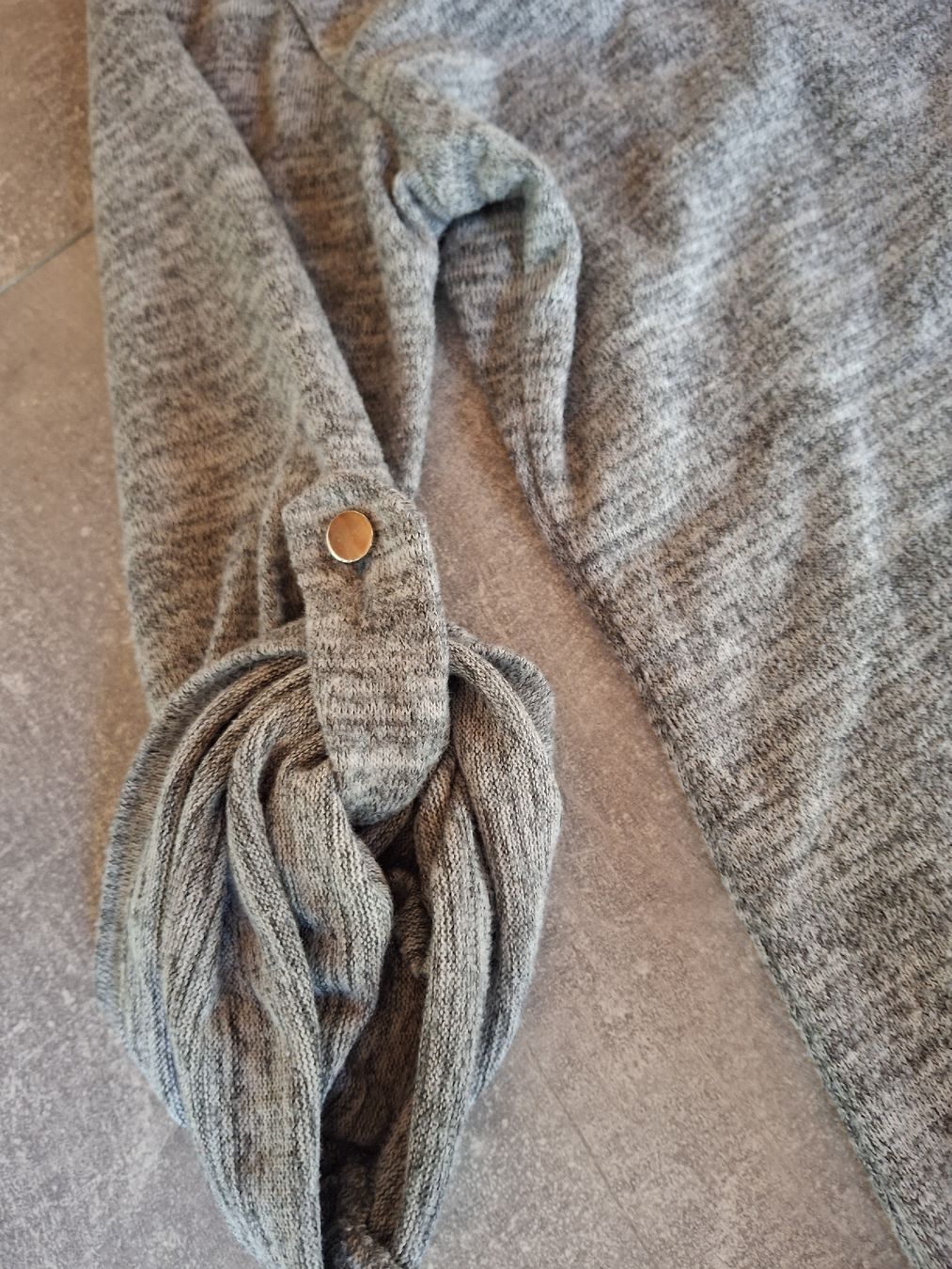 Zebra Pulls & Sweat-shirts: Pull gris marque Zebra taille S – D'occasion à Villiers par san_jn5w 2