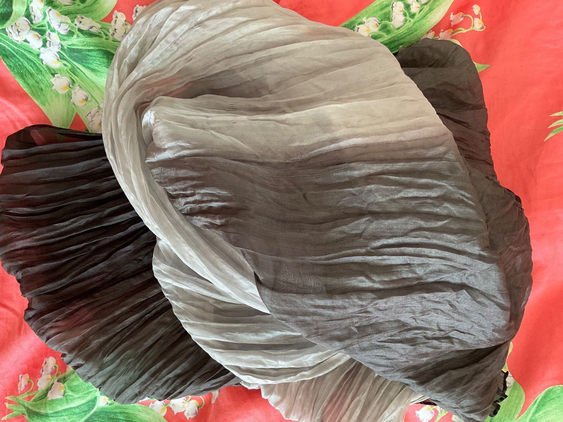 Foulard & Sciarpe: Grosser Sommerschal aus Seide – Usato da Urdorf venduto da alda02 1