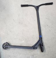Stunt Scooter schwarz blau gebraucht in gutem Zustand