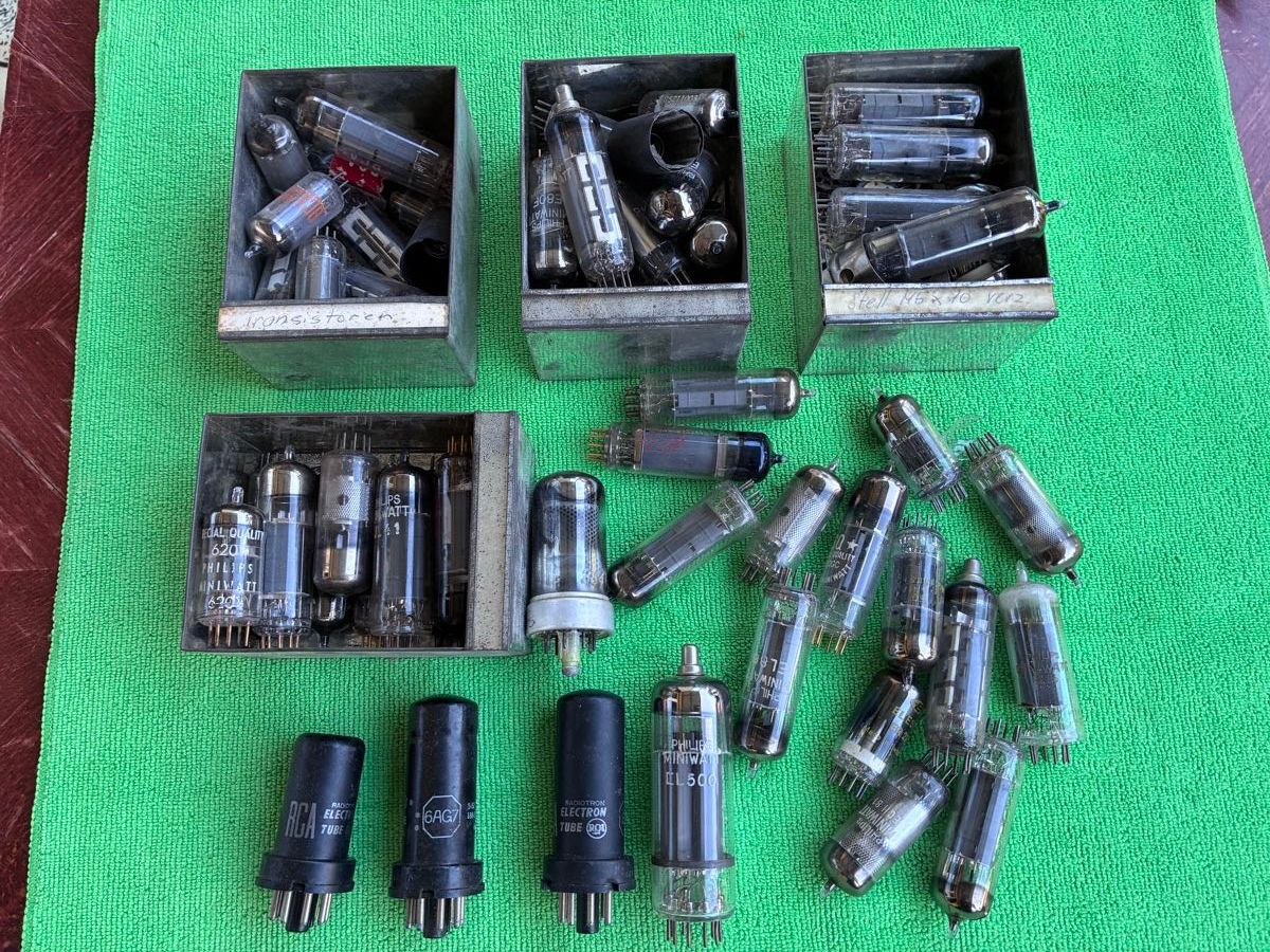 Amplificatori: Vintage electronic valves , non tested . – Difettoso da Zürich venduto da HiFiAtelier
