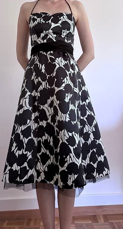 Robes: Cocktailkleid Schwarz-Weiss Gr. 36 – D'occasion à bern par AAAA-A5