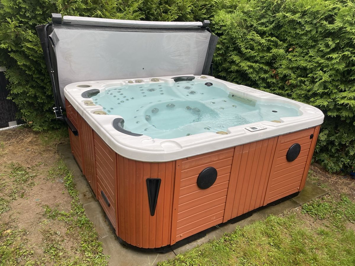Whirlpool: Whirlpool / jacuzzi Balboa – Gebraucht aus Amriswil von  5