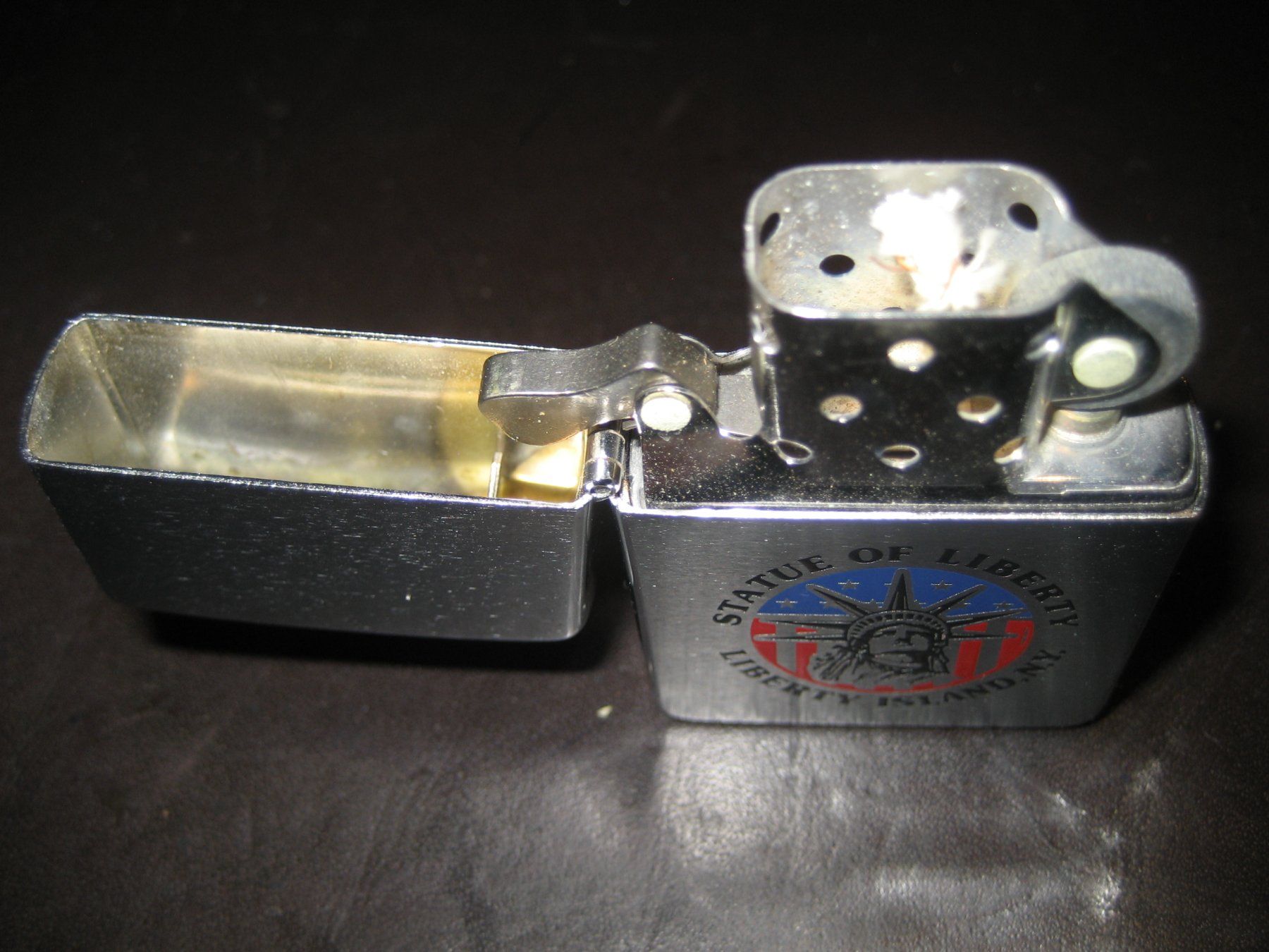 Zippo Accendini: Zippo Feuerzeug Freiheitsstatue USA – Nuovo (secondo la descrizione) da Unterengstringen venduto da Olifant4 3