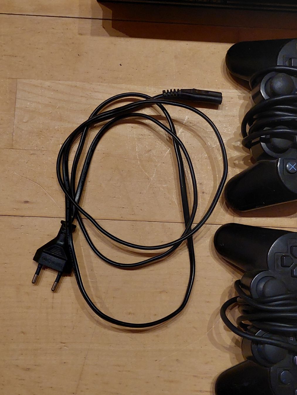 Sony Console: PlayStation 2 Konsole mit 2 Controllern gebraucht – Usato da Buchs AG venduto da Gian_1902 2