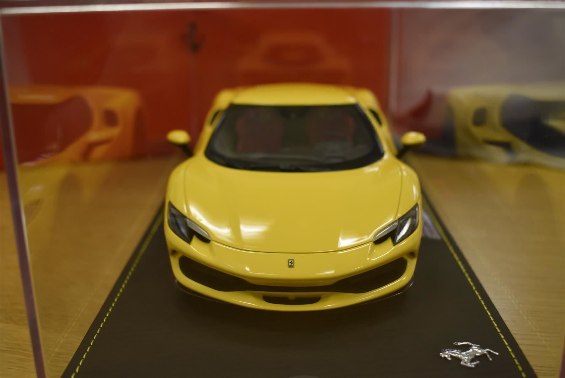 Modellini d'auto: Ferrari 296 GTB gelb 1/18  BBR – Nuovo e nell'imballaggio originale da Stein AR venduto da Krabbe2 5