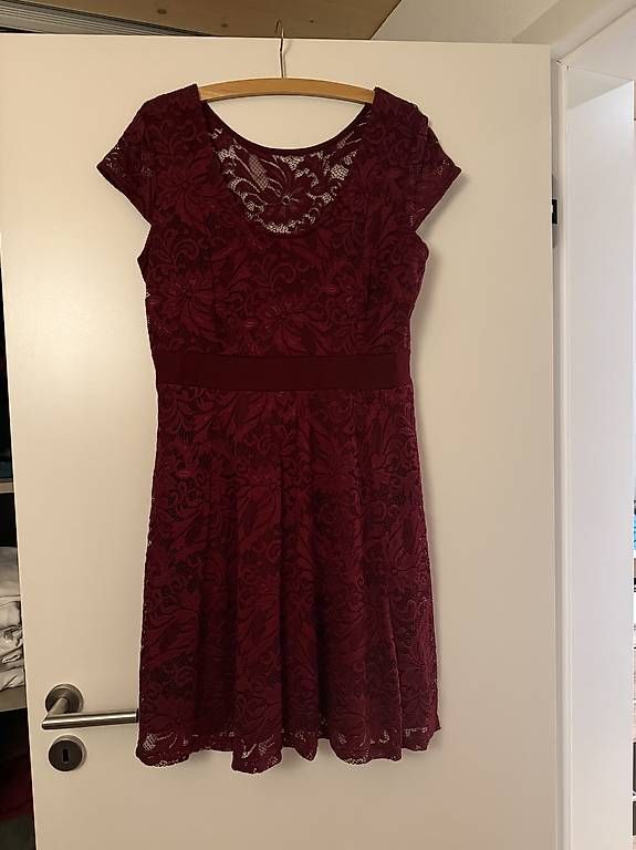 Vestiti: Kleid – Usato da Untervaz venduto da corina96