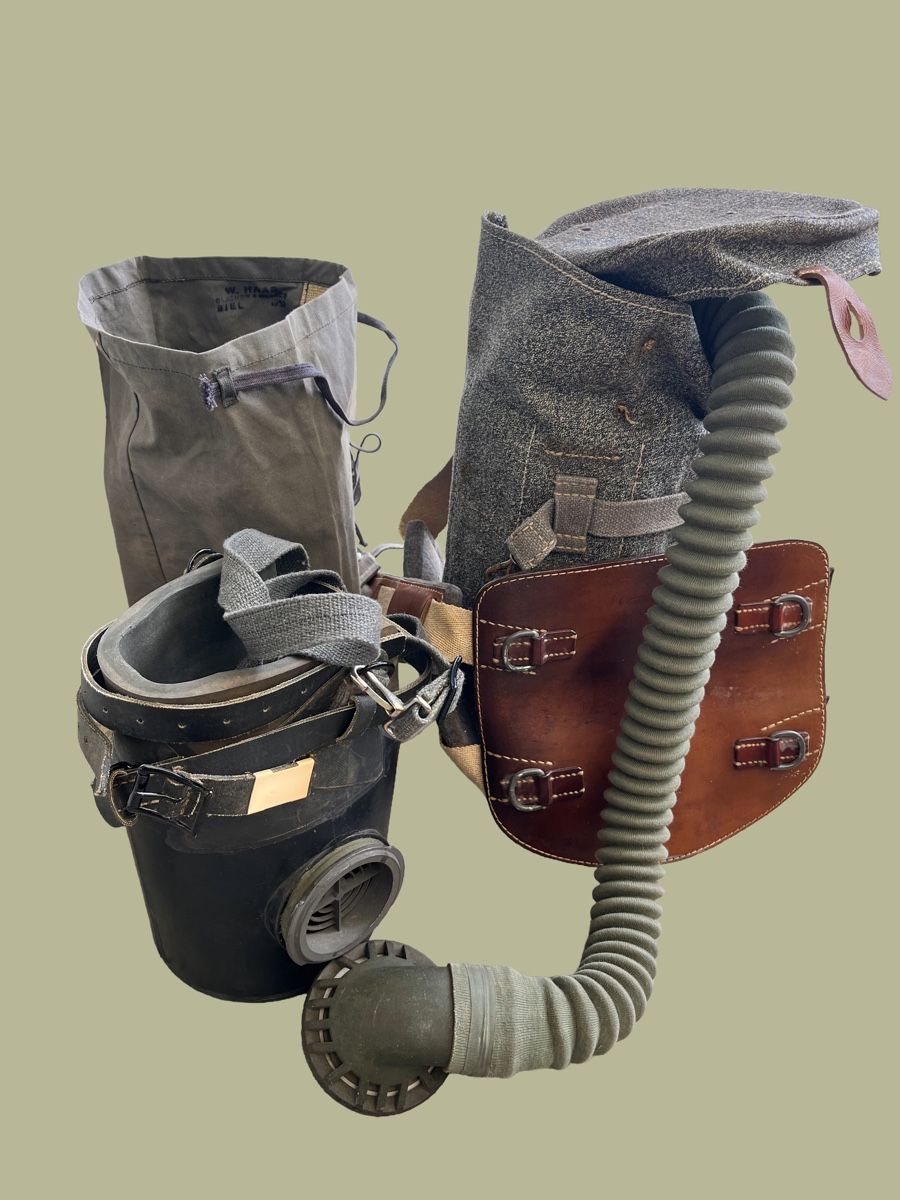 Altro in Antiquarato & Arte: Masque à Gaz Cheval Militaire WW2 – Usato da Bellevue venduto da Belafer