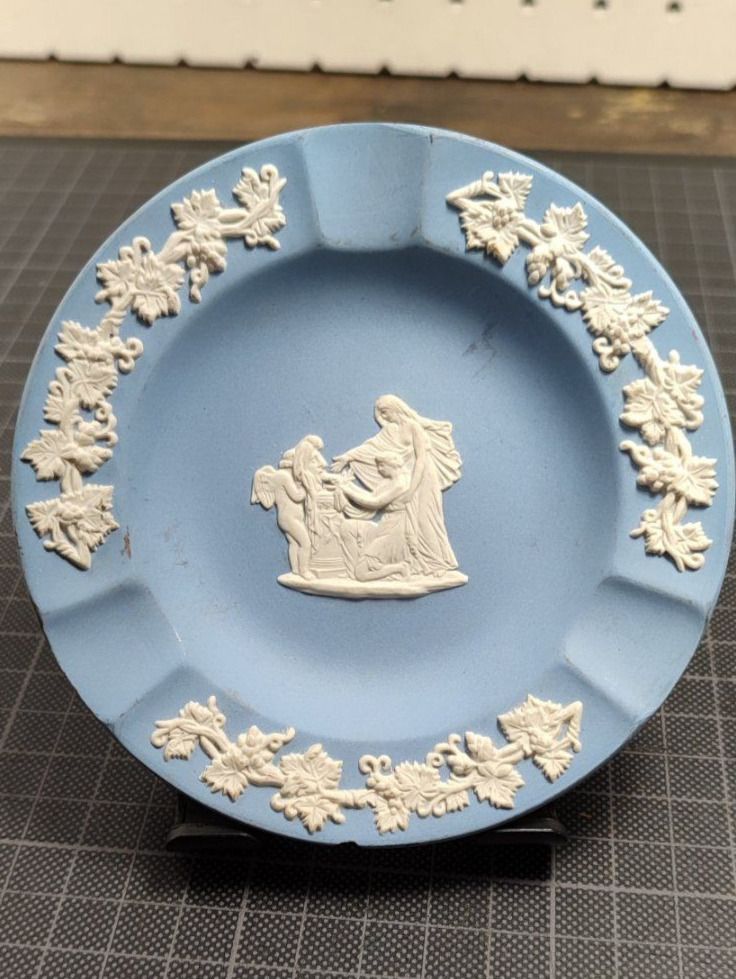 Portacenere: Wunderschöner alter Aschenbecher WEDGWOOD – Usato da Gelterkinden venduto da MYSTOREFORYOU4460