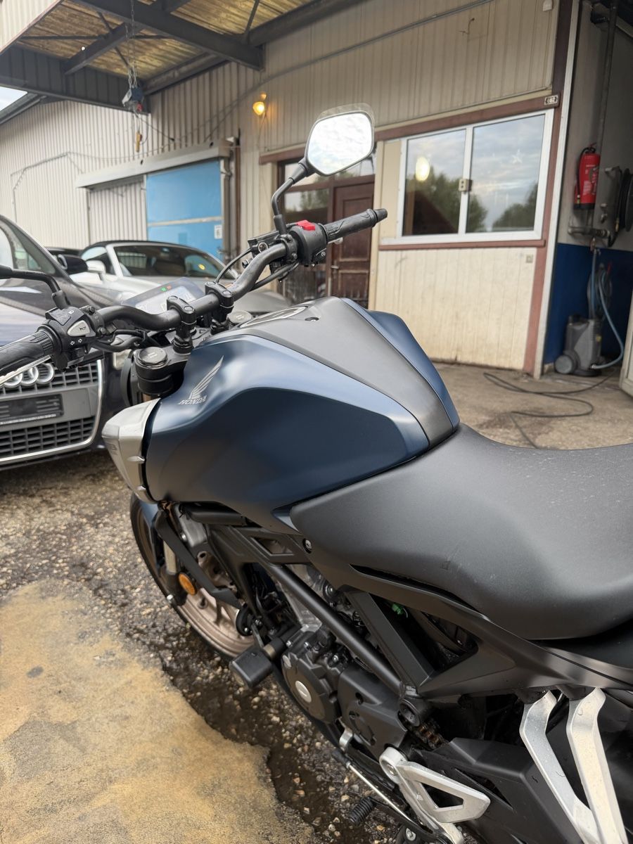 Honda Strada: Honda CB125R 2022 2100km – Usato da Etoy venduto da Sdx1312 4