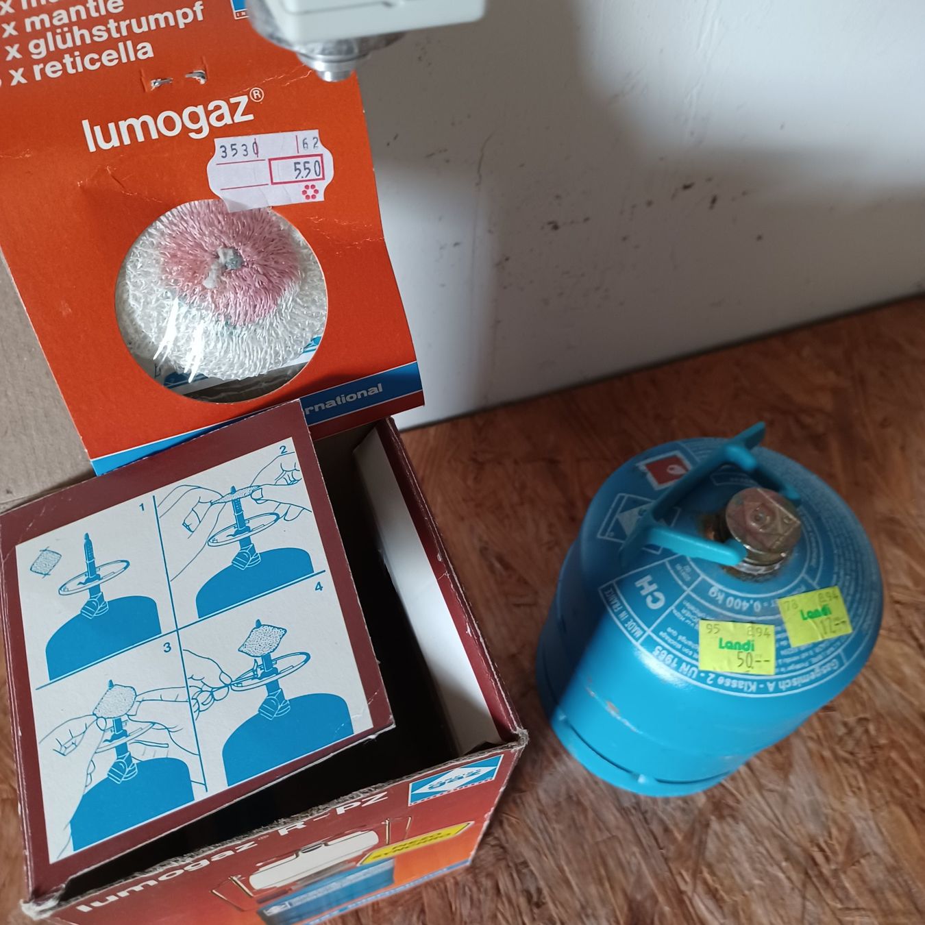 Campingaz Lampade: Gaslampe Lumogaz – Usato da Kilchberg BL venduto da qwyssa 4