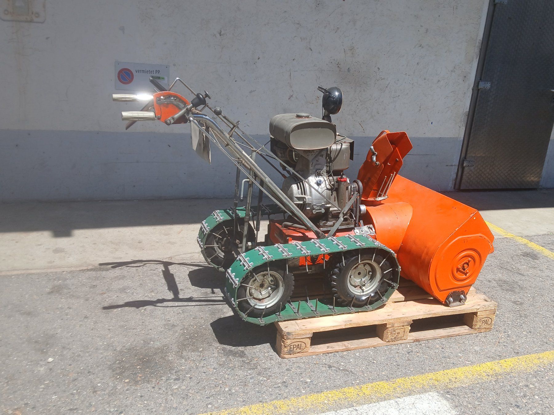 Universal Toutes les machines: Universal Raupen Schneefräse – Défectueux à St. Gallen par BGT02 1