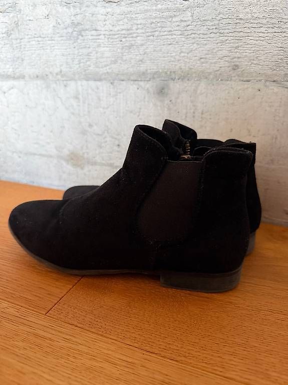 Chaussures femmes: Stiefeletten schwarz Gr. 38 – D'occasion à Flims Dorf par HB450
