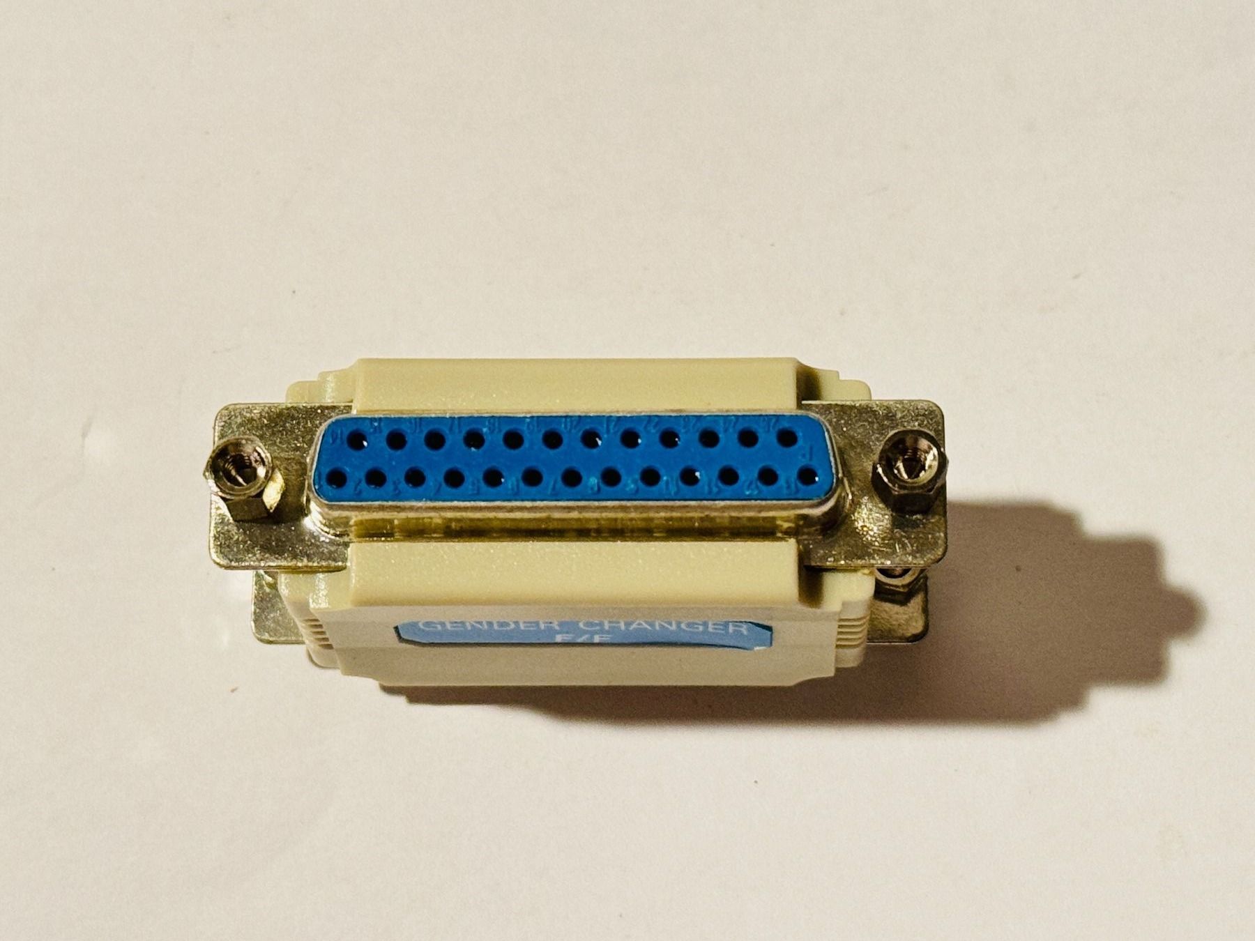 Unità & Adattatore: RS 232 Gender Changer – Nuovo e nell'imballaggio originale da Humlikon venduto da GX30 2
