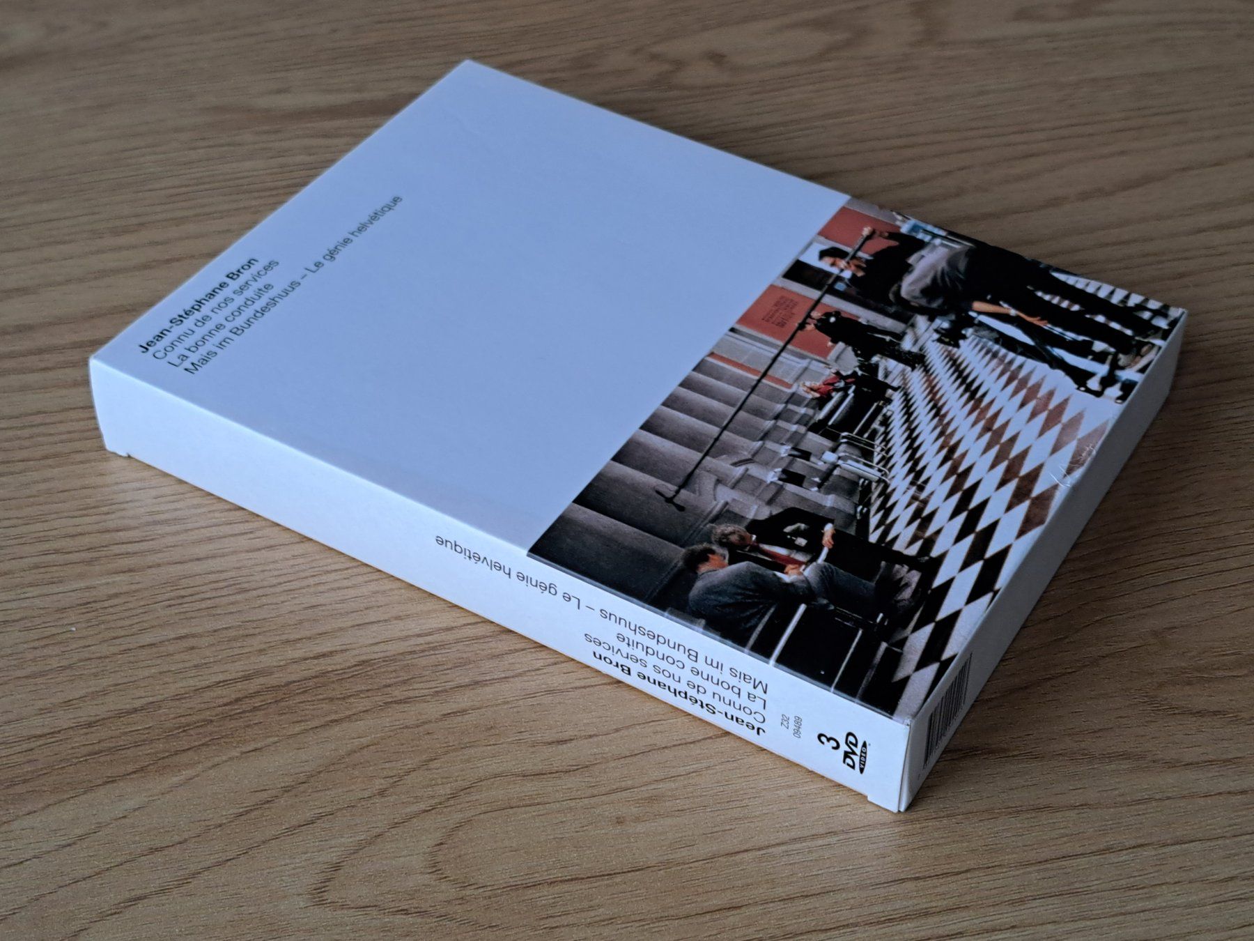Tutti i DVDs: Jean-Stéphane Bron, Boxset mit 3 Dokumentar-Filmen – Nuovo (secondo la descrizione) da Unterseen venduto da Kanica 9