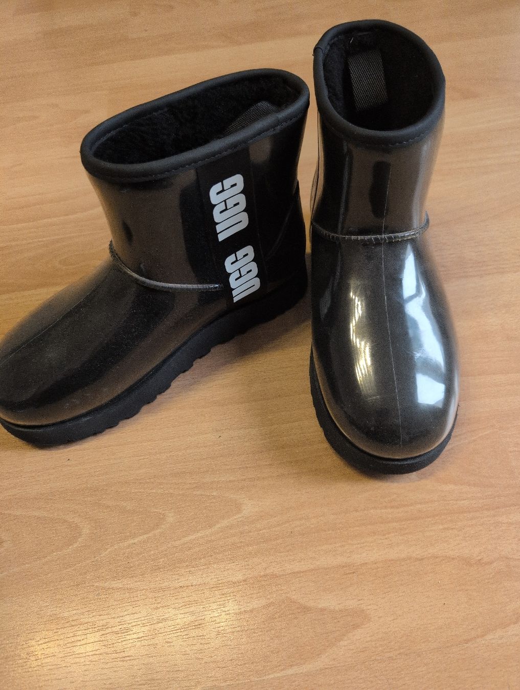 Scarpe per cavalli: Bottines UGG Noires Imperméables - Taille 38 - – Usato da Bassersdorf venduto da pca_cz6q 1
