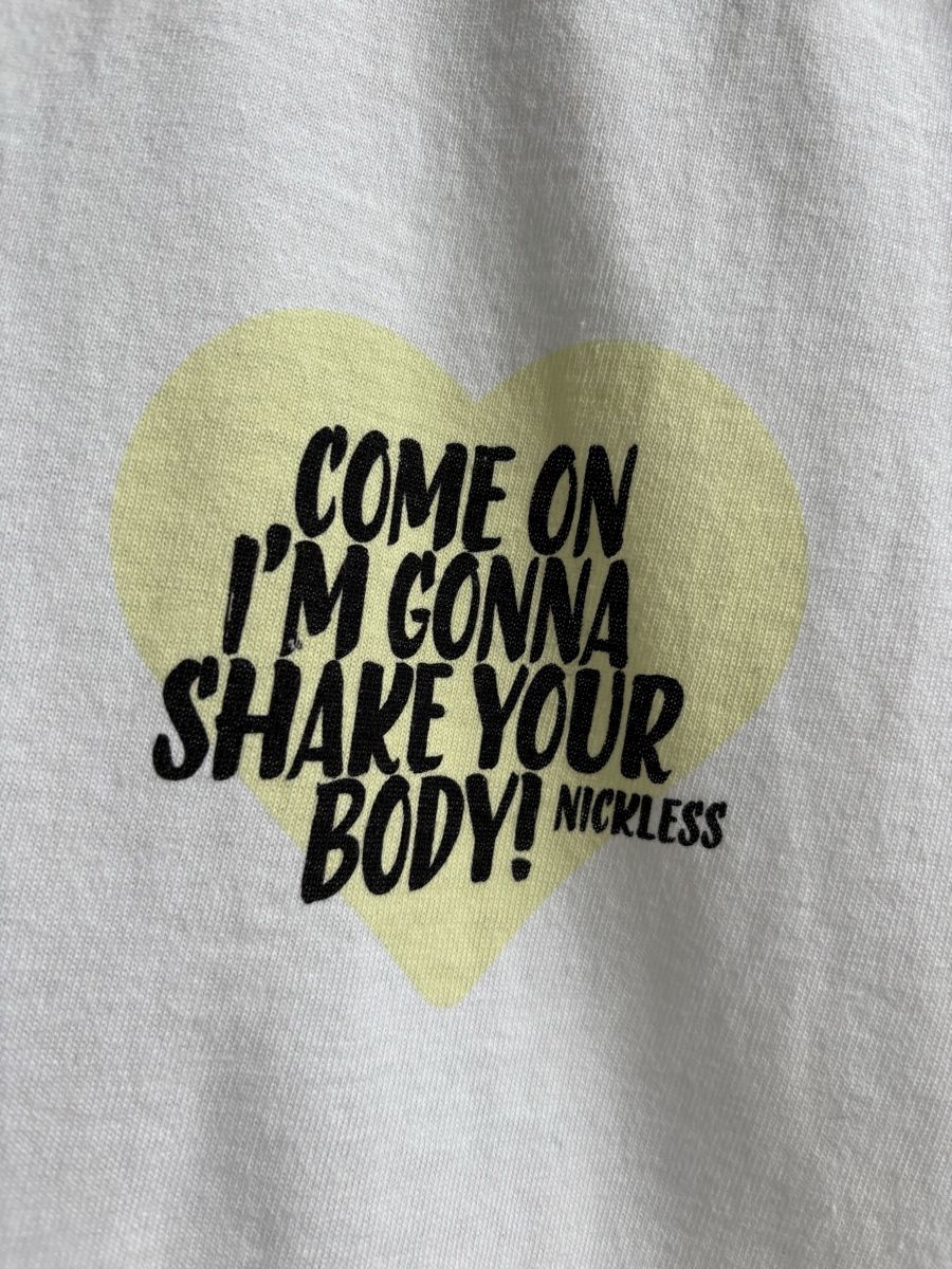 T-shirt: Merch Tshirt von NICKLESS  – Nuovo (secondo la descrizione) da Steinmaur venduto da aly_mhs6 1
