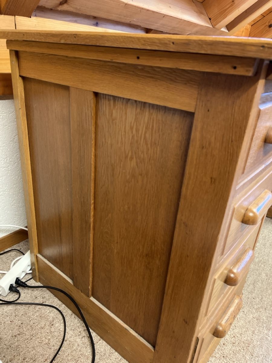 Scrivanie: Massiver Bürotisch 8 Schubladen, Ablagefächer – Usato da Tenniken venduto da Bombadil8 6