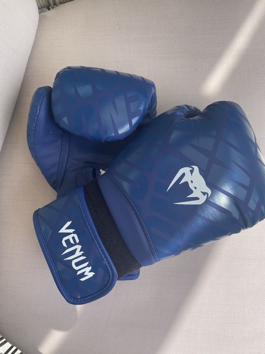 Guanti & manicotti: Boxhandschuhe 14oz – Usato da Laufen venduto da bia_7vr6 1