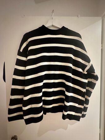 Ovetsize H&M Striped Knit Sweater, XS - Cozy Winter
