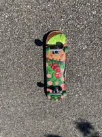 Skateboard d'occasion, parfait pour la saison!
