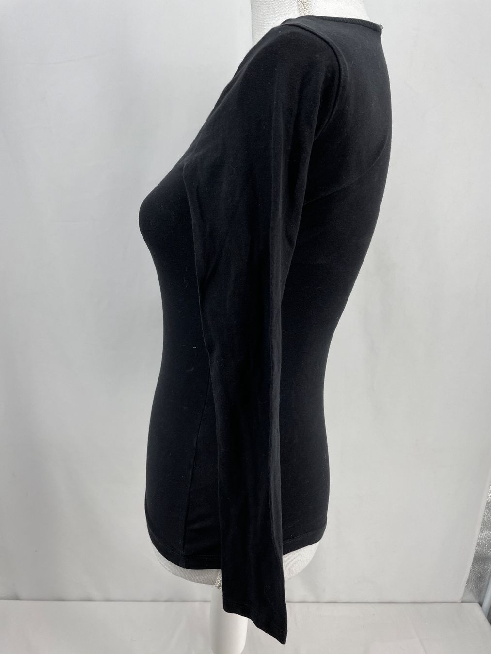 H&M Tops: H&M Pull noir – Gebraucht aus Lausanne von PlusValue_Lausanne 3