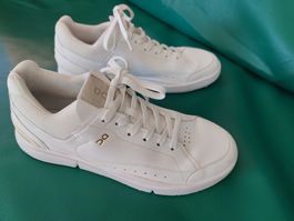 ON Roger Advantage Gr. 41 Sneaker