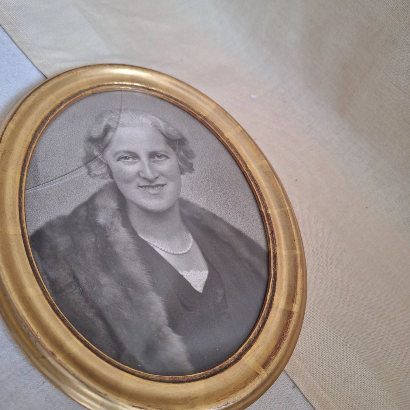 Foto & Immagini: Bild, nostalgisch, Goldrahmen oval, elegante Dame – Usato da Winterthur venduto da Goldpipau 2