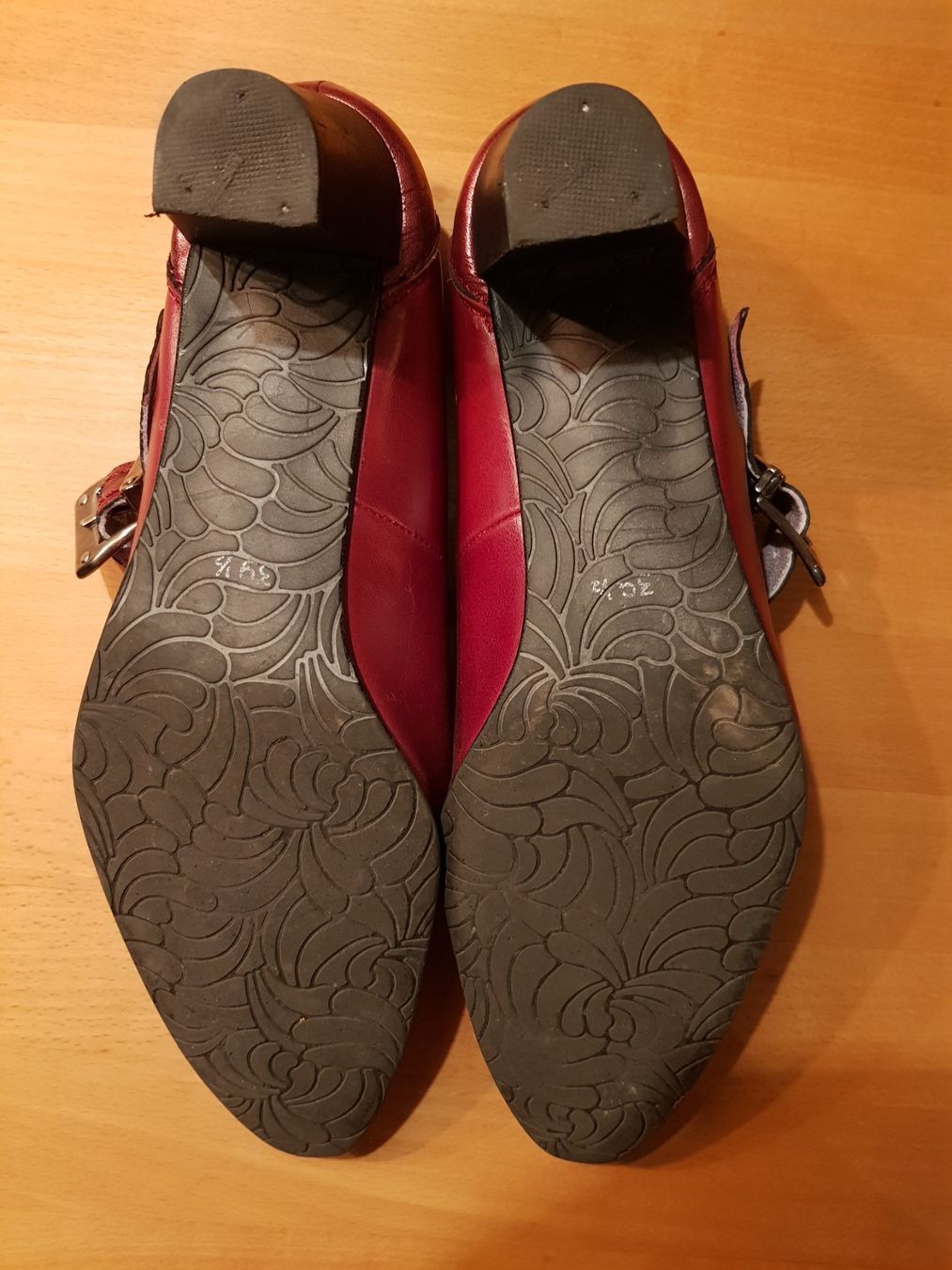 Chaussures femmes: rote Pumps Gr. 39.5, Absatz ca.6cm, Weite H – D'occasion à Menziken par FranzSteff 3